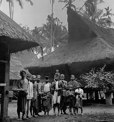 Surbek - enfants dans le village